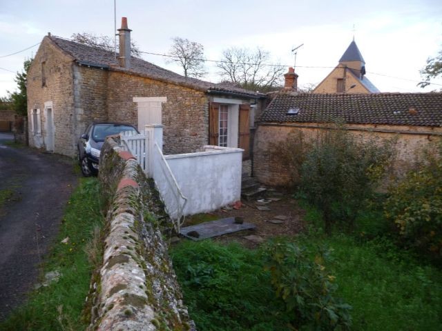 Traditional House in Quiet Setting