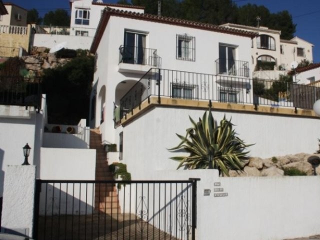 3 Bedrooms - Villa - Alicante - For Sale