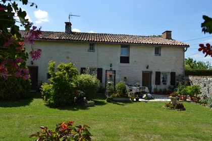 Beautiful longère with outbuildings and..