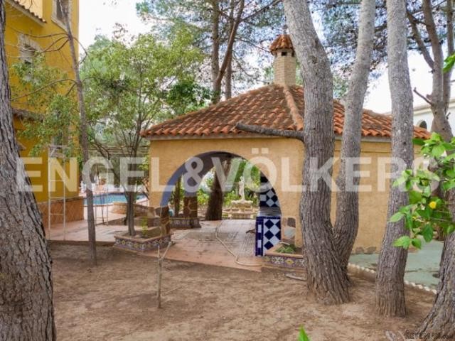 Villa in a quiet area surrounded by.. - 2