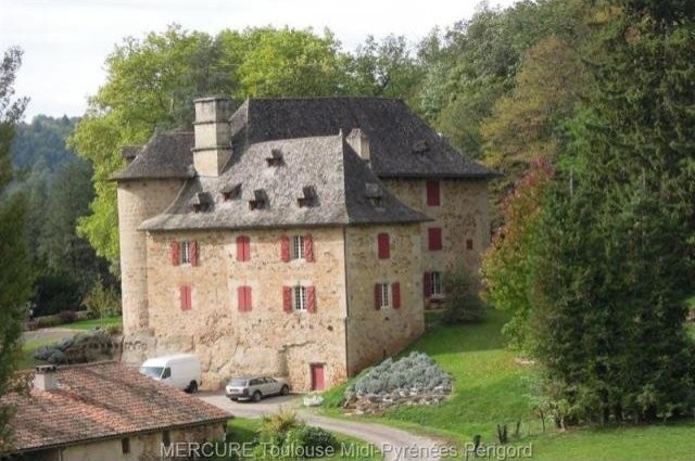 9 bedroom Castle For Sale: 46000 FIGEAC - 2