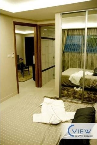 C-View: generous 1-bedroom corner.. - 2