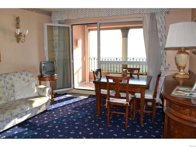 An apartment with beautiful sea views..