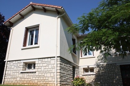 Spacious house with a beautiful garden