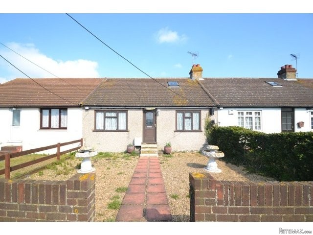 3 bedroom chalet bungalow in Minster On..