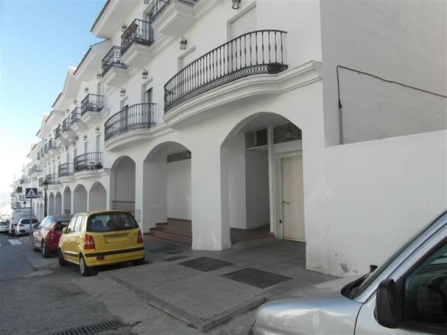 Commercial - A very spacious 140m2..
