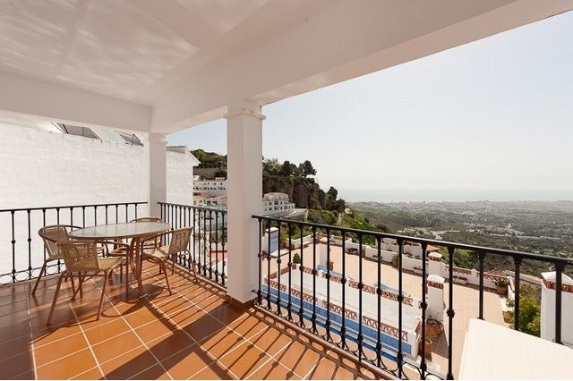 Apartment - Originally listed for.. - 2