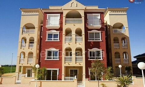 3 Bed Luxurious Apartment minutes from..