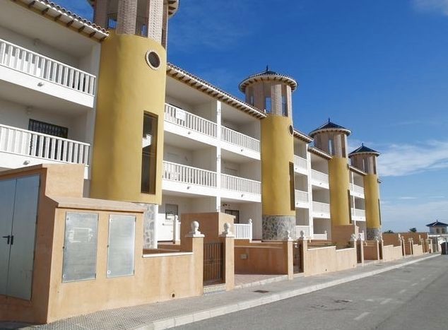 2 Bedroom 1st. Floor Apartment In La..