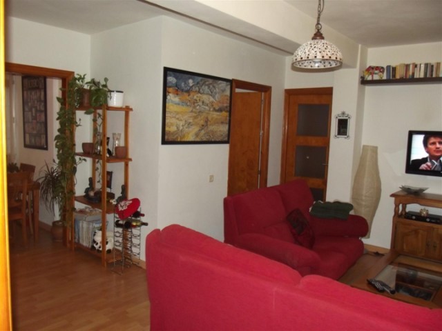 3 Bed Apartment for sale in Marbella - 2
