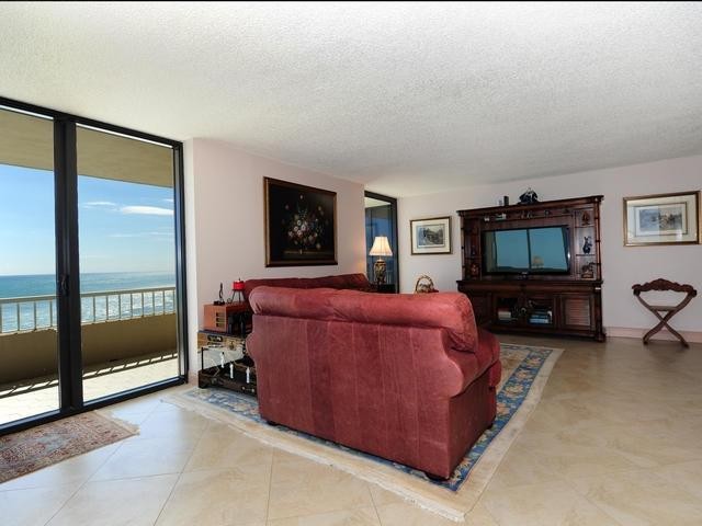 2 bedroom Residence For Sale: Singer.. - 2
