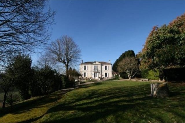 5 bedroom Character For Sale: 33000..