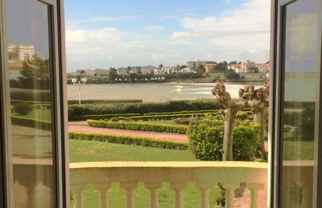Apartment - Royan - District :.. - 2