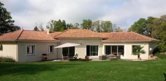 4 bedroom House For Sale: 87140 NANTIAT