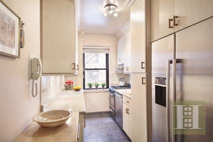 1 bedroom Apartment For Sale: 11.. - 2