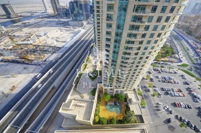 Spacious apartment near Burj Khalifa - 2