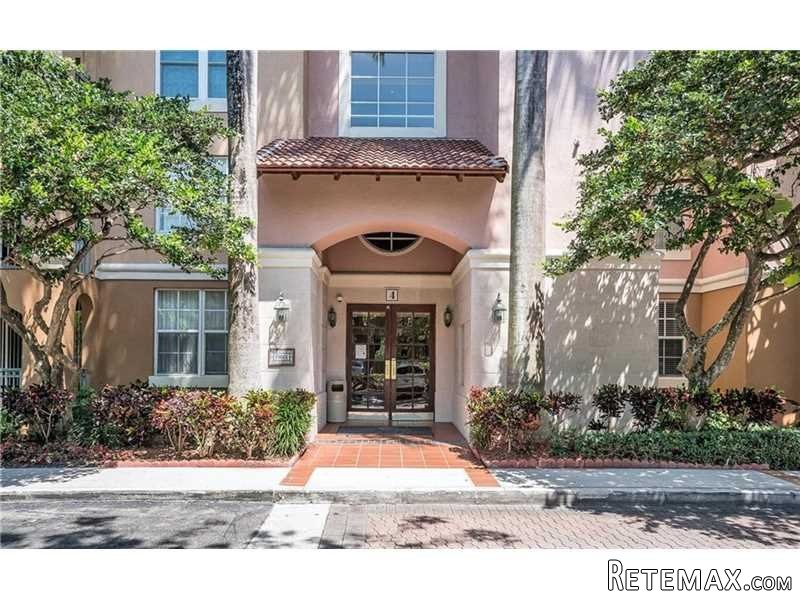 3 bedroom Flat For Sale: Aventura 33180