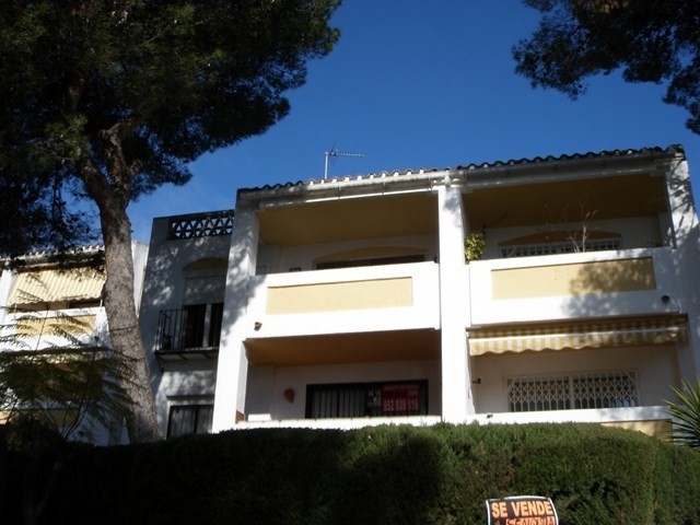 Apartment - Immaculately presented 2..