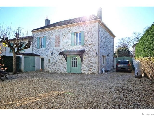 3 Bedroom Town House For Sale