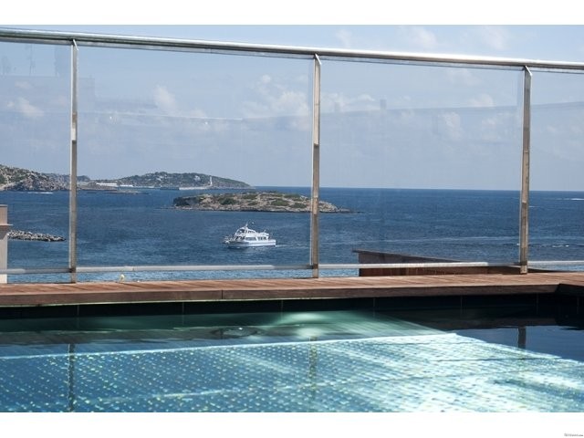 Front Line Luxury Apartment In Playa.. - 2