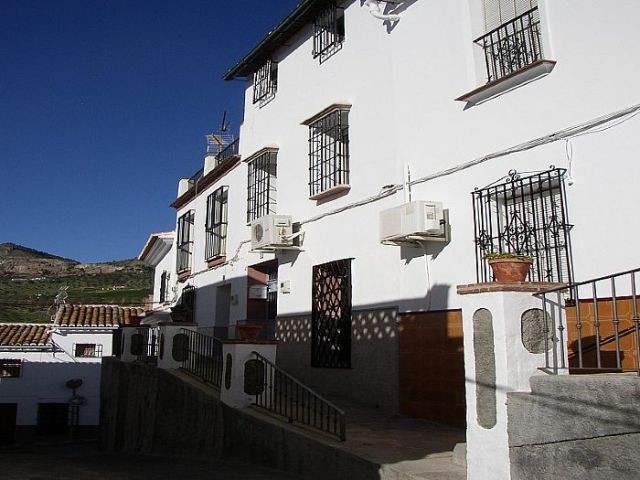 Town House - Traditional large village..