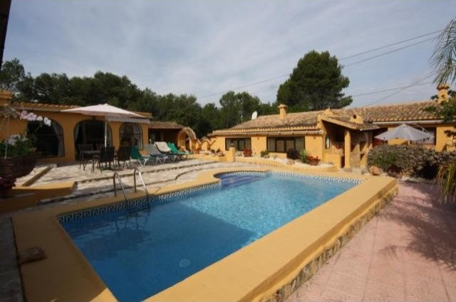 4 Bedrooms - Finca - Alicante - For Sale