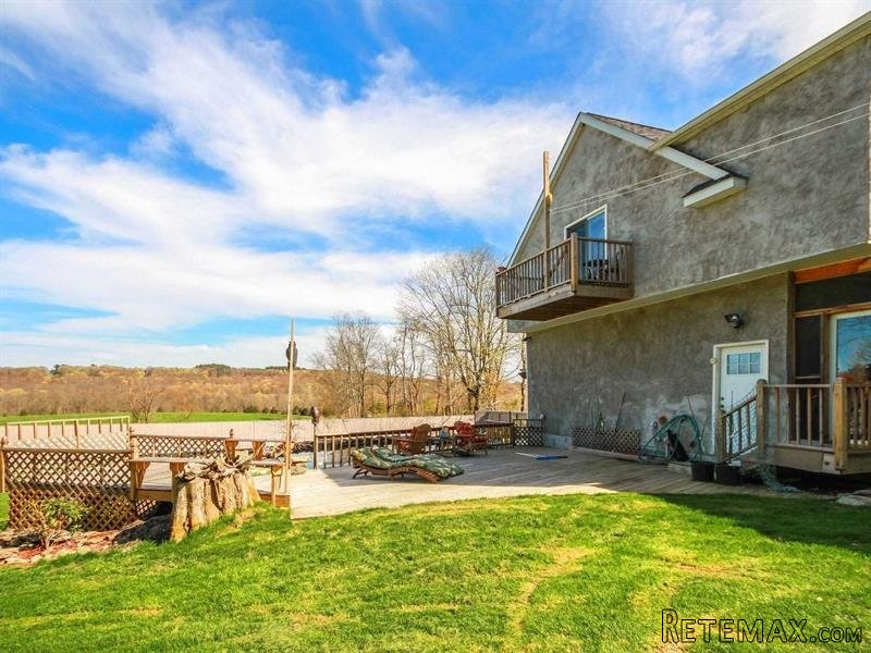 3 bedroom House For Sale: 175 Mountain.. - 2