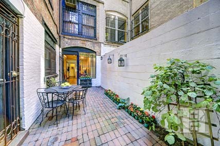 2 bedroom Apartment For Sale: 35..
