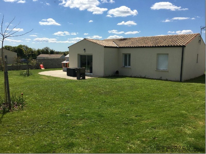 3 Bedroom Villa For Sale With Garden..