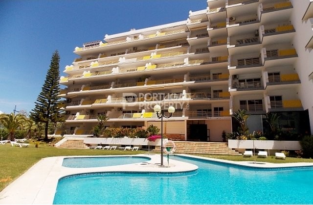 Large 3 Bedroom Apartment in the heart..