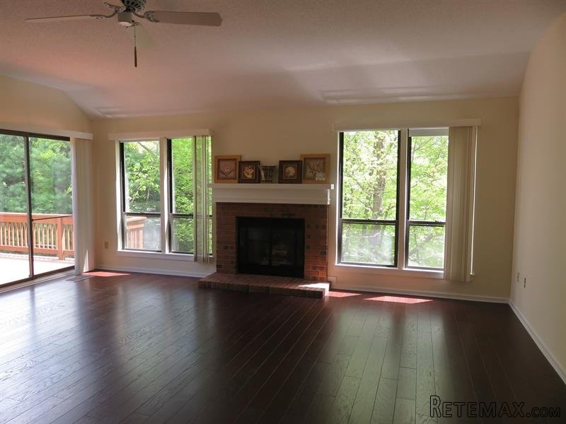 1 bedroom House For Sale: 492 Heritage.. - 2