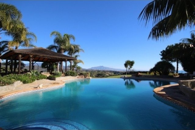 Villa - Exclusive property in the hills..