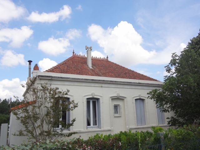 Pretty stone house close to "La Palmyre"