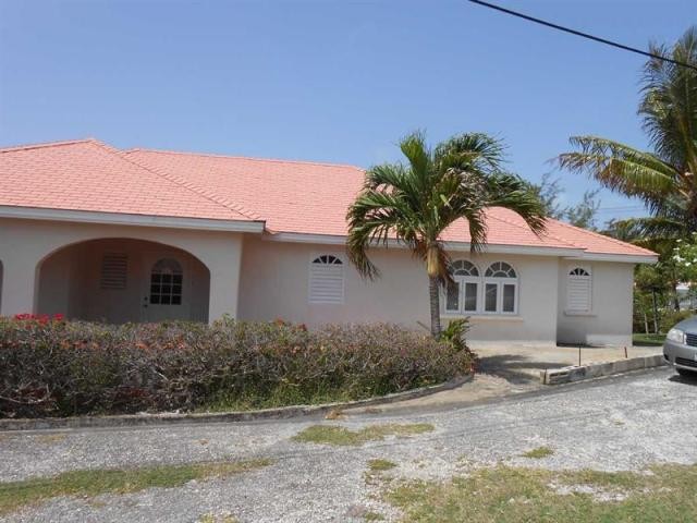 4 bedroom Property For Sale: Hollow..