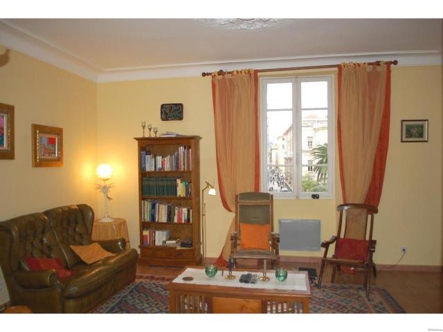 Beautifully presented with extended..