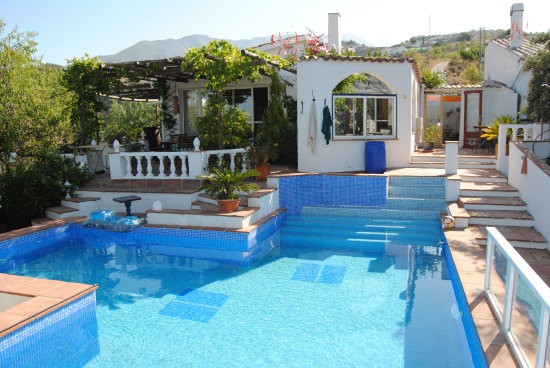 Country Houses for Sale in Canillas De..
