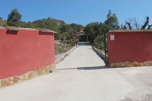 COUNTRY VILLA - 2