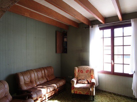Habitable Village House to Refesh - 2