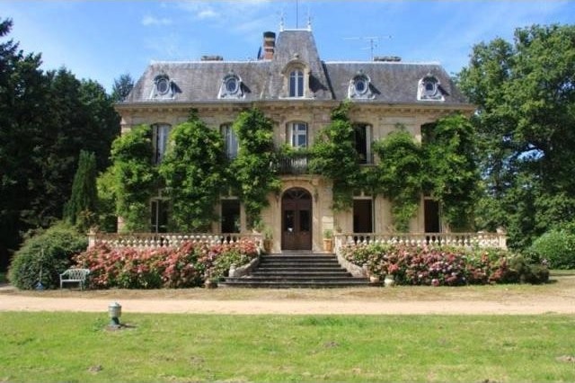 7 bedroom Manor House For Sale: 03380..