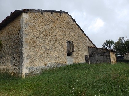 Large barn to renovate - 2