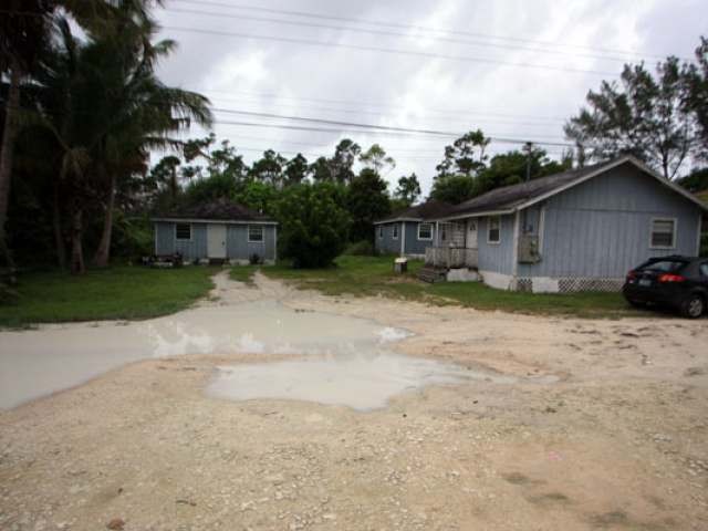 Apartment - This 9,000 sq. ft. lot of.. - 2