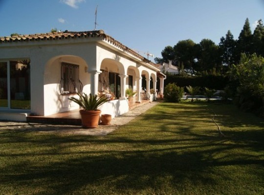 Villa for sale in Paraiso Bajo..