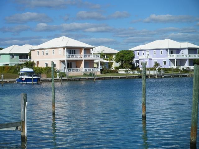 Singlefamilyvacant - Tranquil canal..