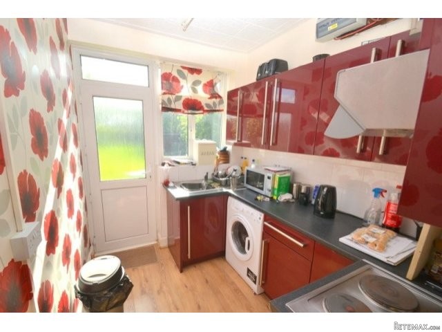 2 bedroom bungalow in Halfway, SHEERNESS - 2