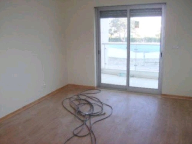 Flat T1 - 2