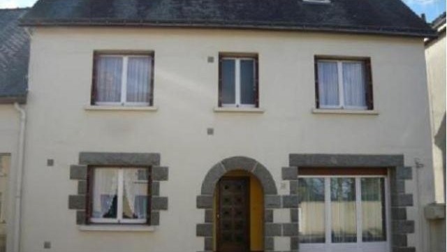 3 Storey House In Heart Of Village