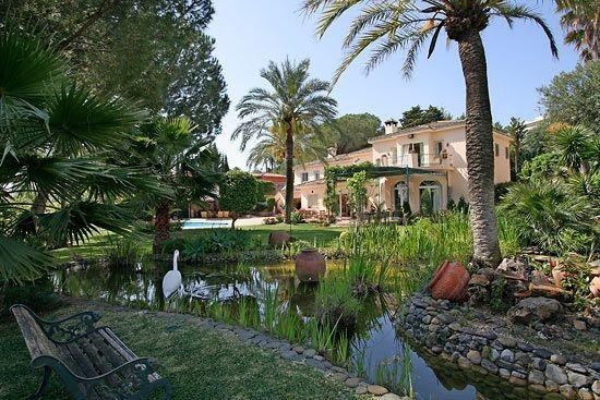 7 bedroom detached villa for sale