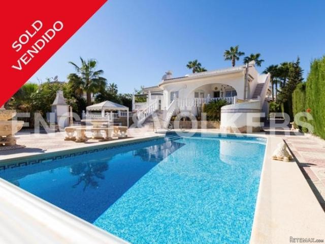 Beautiful corner house with garden and..