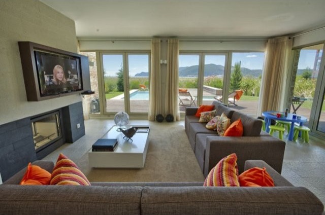 1 Bedroom Duplex Beach Apartment at..
