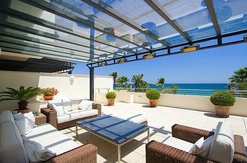 Oasis de Banus Beachfront..
